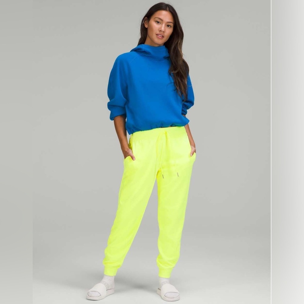 Lululemon Scuba High-Rise French Terry Jogger — Size 6 — Highlight Yellow — NWT